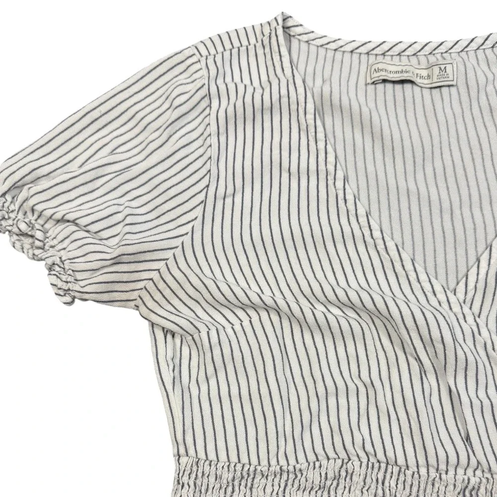 Abercrombie & Fitch Top Womens Medium White Blue Stripe Smocked Wrap Crop